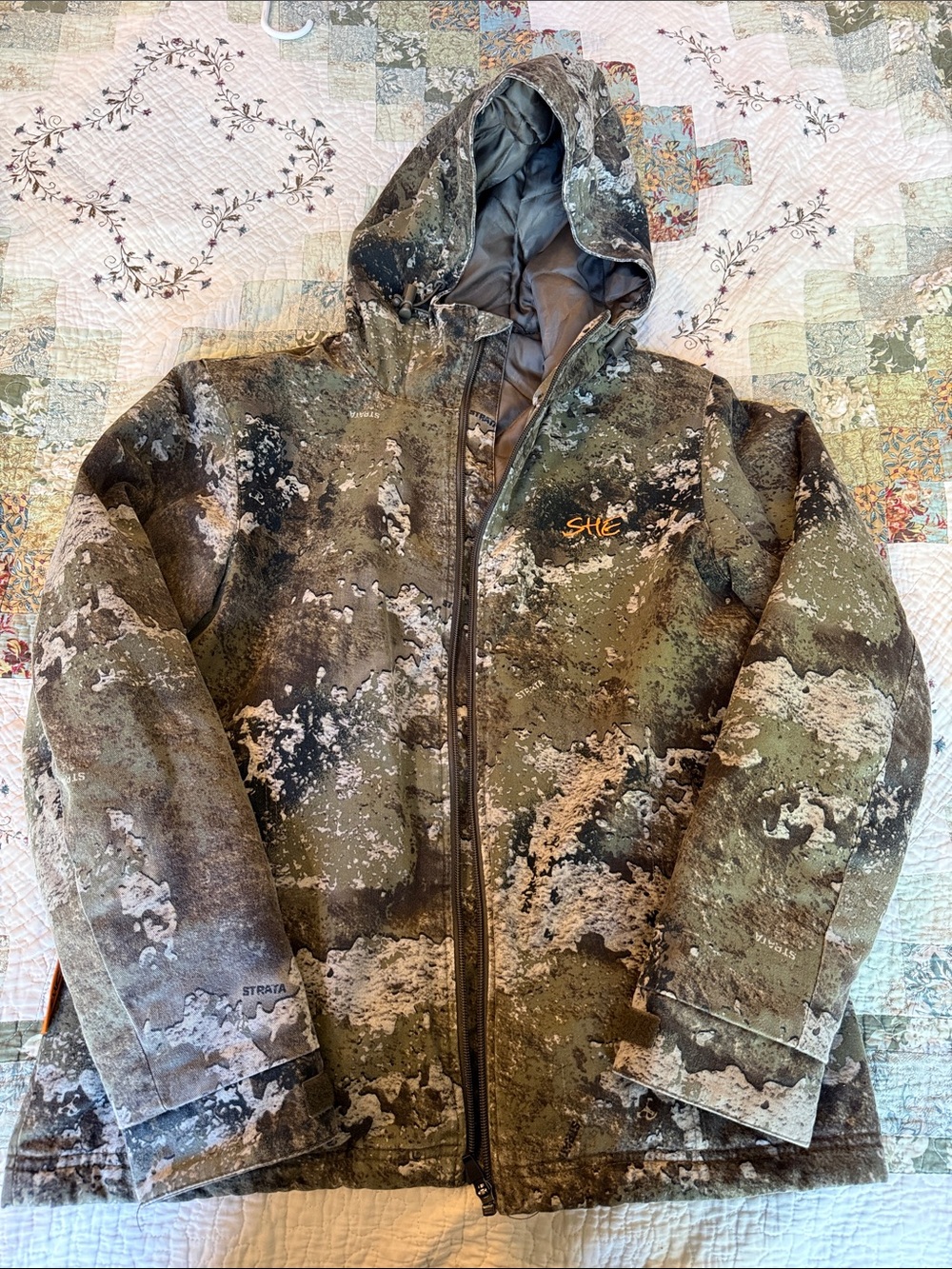 SHE Outdoor Utility Hooded Jacket in Green Camo